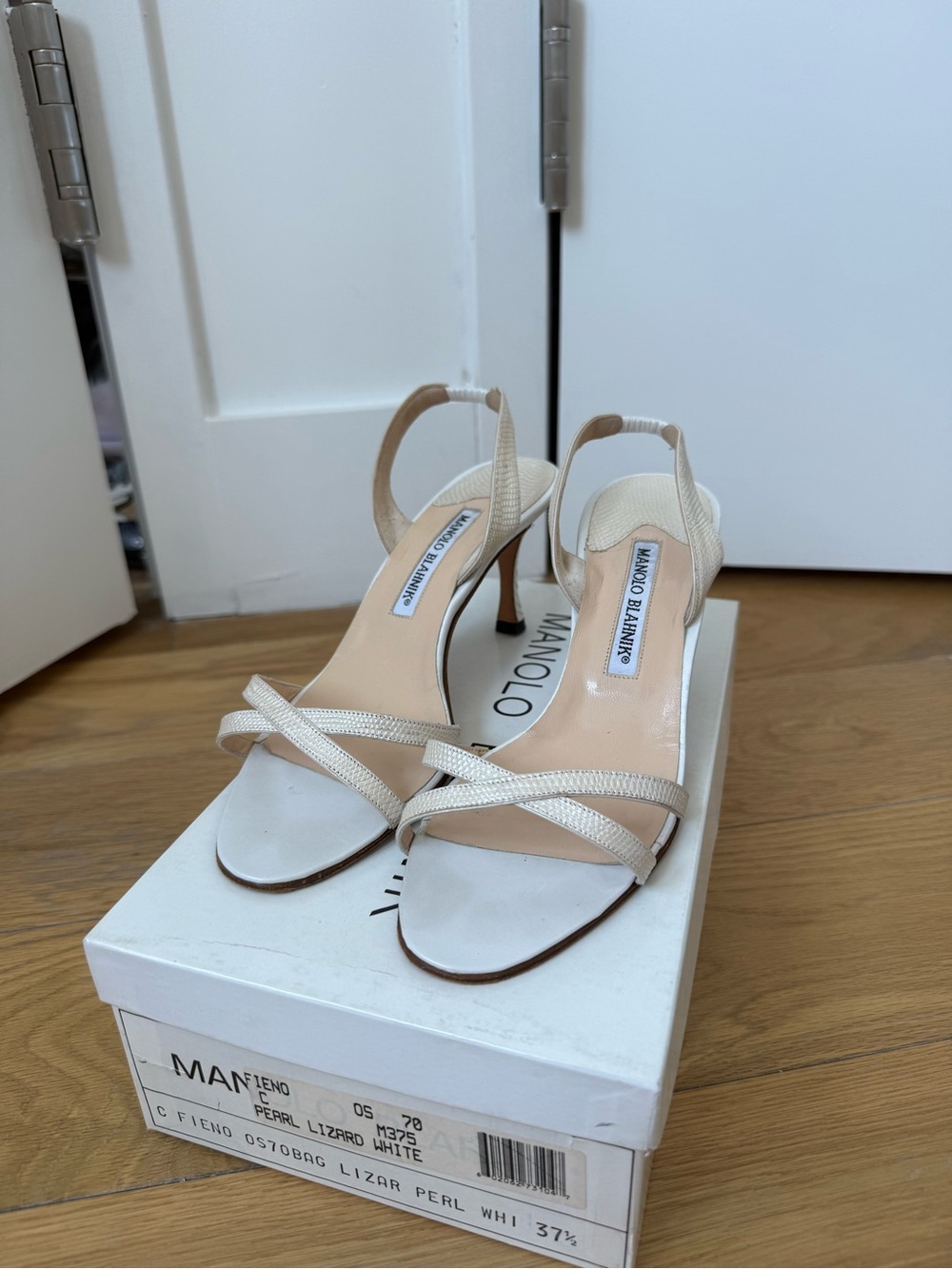 Manolo Blahnik Cream Heels Size 7.5